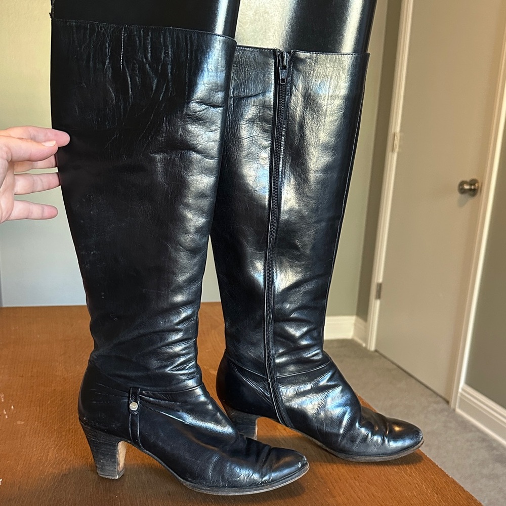 Vintage Salvatore Ferragamo Black Leather Heeled Boots